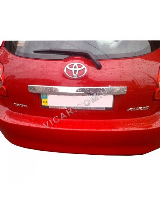 Планка на крышку багажника Auris (2007…)